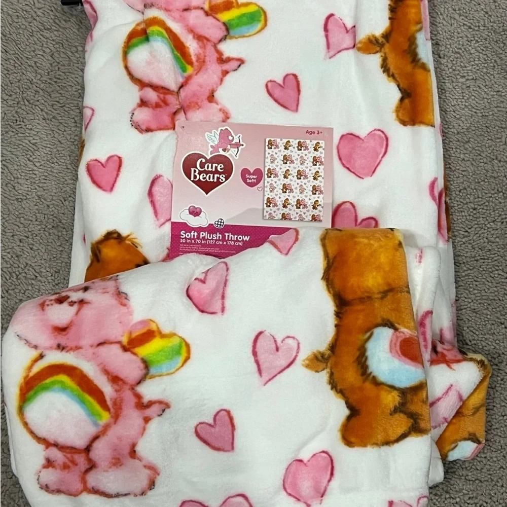 NWT Carebear Valentine day blanket, so cute and soft